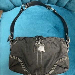 Vintage Black Hobo handbag. No. K05Q-6314. Smoke free house.